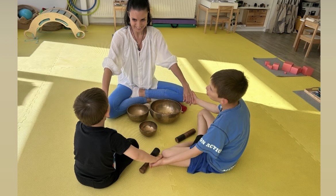 Zvukové hranie Happy Heads s deťmi v Montessori centre Laland v Trnave